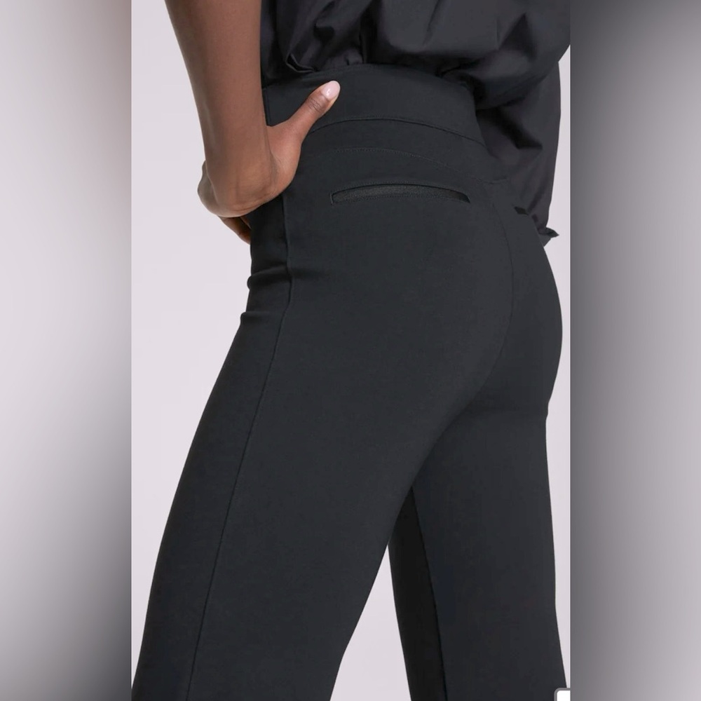 SPANXsupersmooth PerfectFit
Ponte Flare Pant. Large - Picture 4 of 8